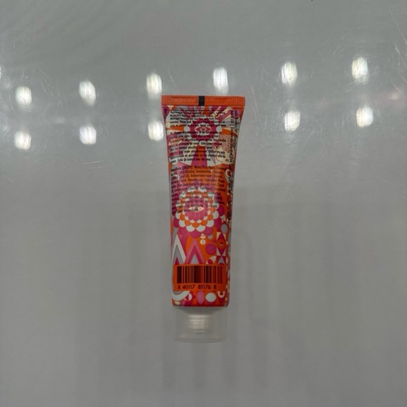 Amika - Picture 2 of 2